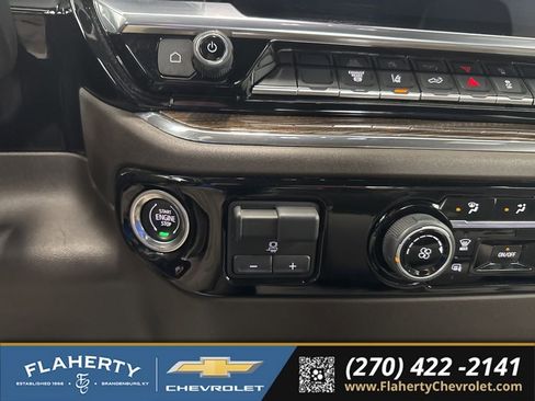 Used 2024 Chevrolet Silverado 2500 LT AWD/4WD image 27