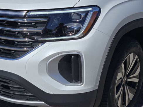 New 2026 Volkswagen Atlas SE FWD image 6