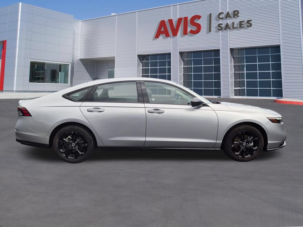 Used 2025 Honda Accord SE image 5