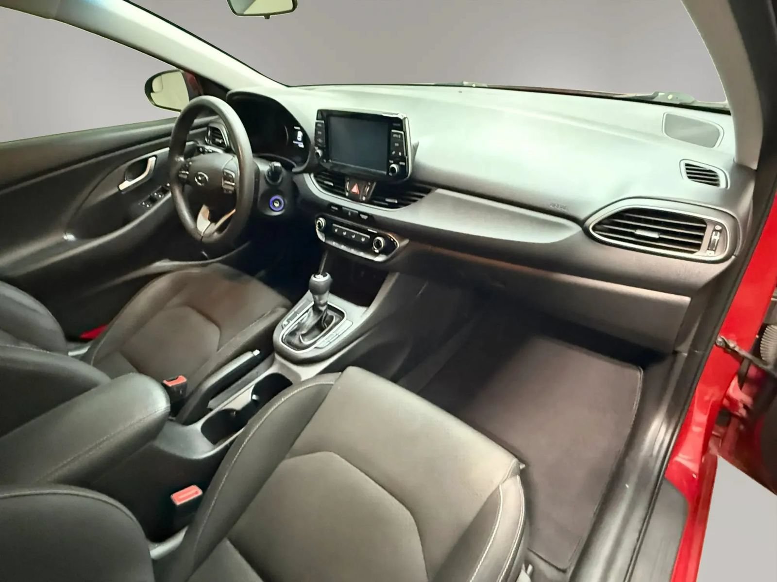 Used 2018 Hyundai Elantra GT FWD image 14