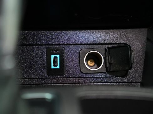 Used 2019 Ford Escape SE image 28