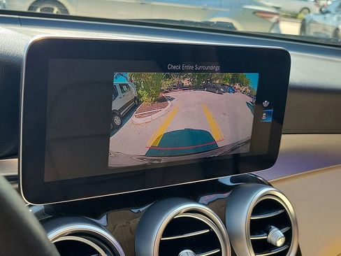 Used 2020 Mercedes-Benz GLC 300 4MATIC image 35