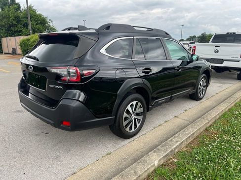 Used 2023 Subaru Outback Premium AWD/4WD image 3