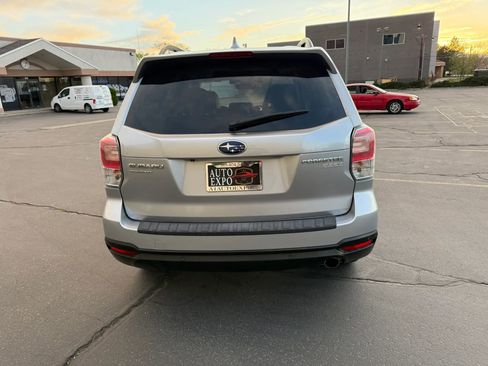 Used 2017 Subaru Forester 2.5i Touring AWD/4WD image 6