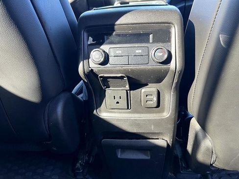 Used 2018 GMC Acadia SLT image 23