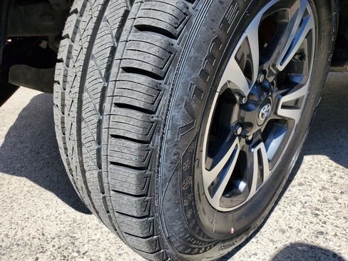 Used 2017 Toyota Tacoma TRD Sport w/ Tow Package image 57