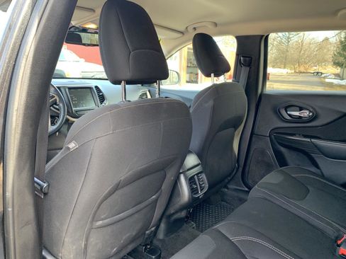 Used 2015 Jeep Cherokee Latitude w/ Cold Weather Group image 26