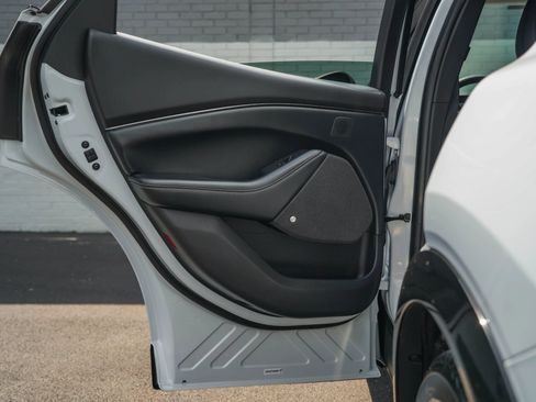 Used 2022 Ford Mustang Mach-E Premium RWD image 29