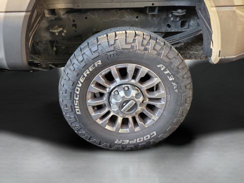 Used 2022 Ford F250 XLT w/ XLT Premium Package AWD/4WD image 22