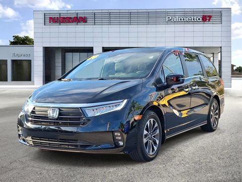 Used 2024 Honda Odyssey EX-L image 3
