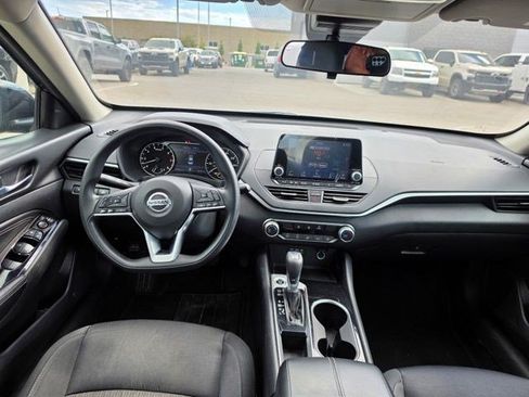 Used 2021 Nissan Altima 2.5 SV FWD image 10