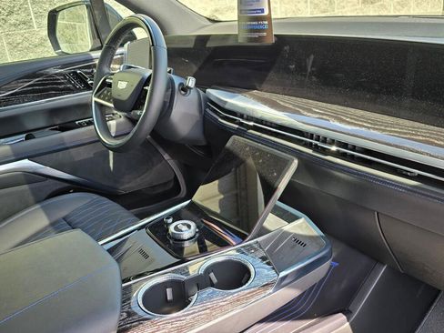 New 2025 Cadillac Escalade IQ Luxury 1 AWD/4WD image 19