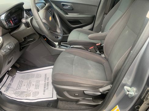 Used 2020 Chevrolet Trax LS FWD image 6