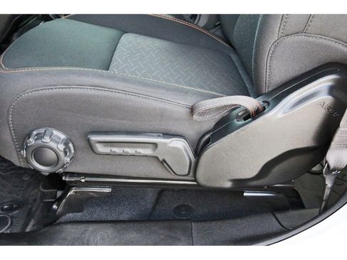 Used 2022 Jeep Gladiator Mojave w/ Cold Weather Group image 32