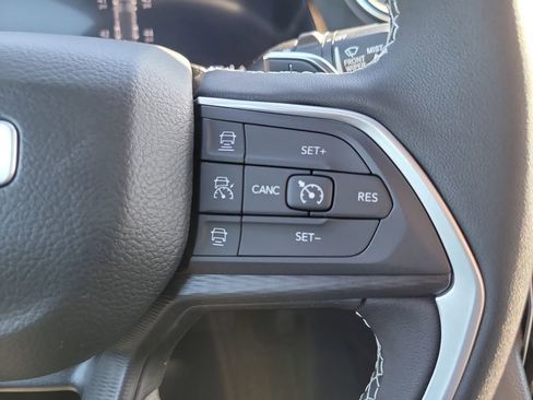 New 2025 Jeep Grand Cherokee Laredo image 27