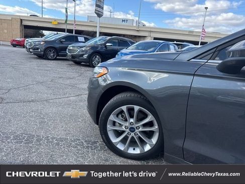 Used 2020 Ford Fusion SE image 4