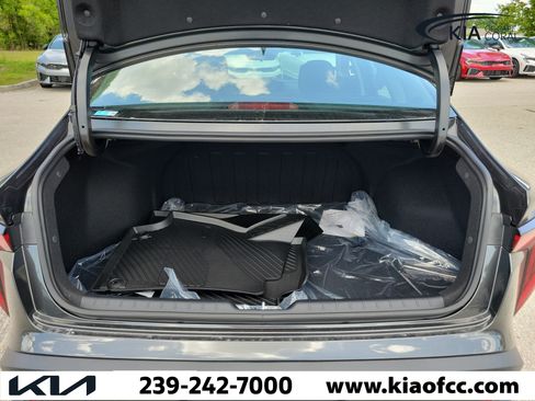 New 2026 Kia K4 FWD image 10