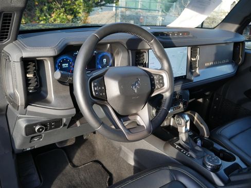 Certified 2025 Ford Bronco Badlands image 4