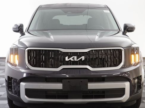 Used 2025 Kia Telluride LX image 22