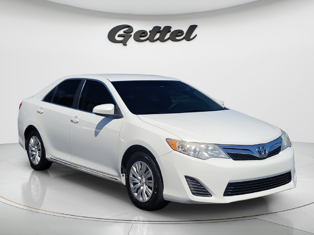 Used 2013 Toyota Camry LE FWD image 3