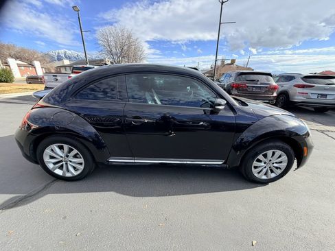Used 2017 Volkswagen Beetle 1.8T S image 3