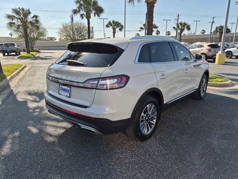 Used 2023 Lincoln Nautilus FWD w/ Premium Package image 5