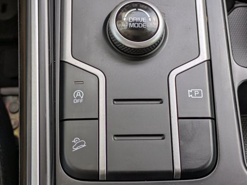 Certified 2022 Kia Sorento LX FWD image 24