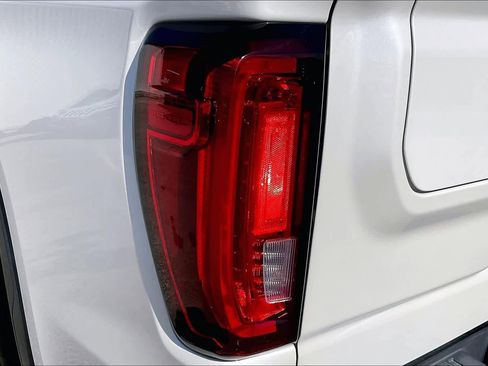 Used 2019 GMC Sierra 1500 SLT image 24