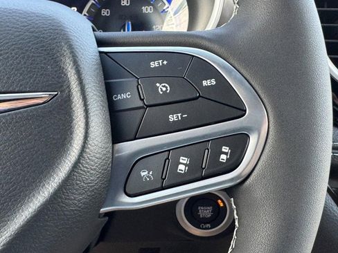 New 2026 Chrysler Pacifica Select FWD image 18