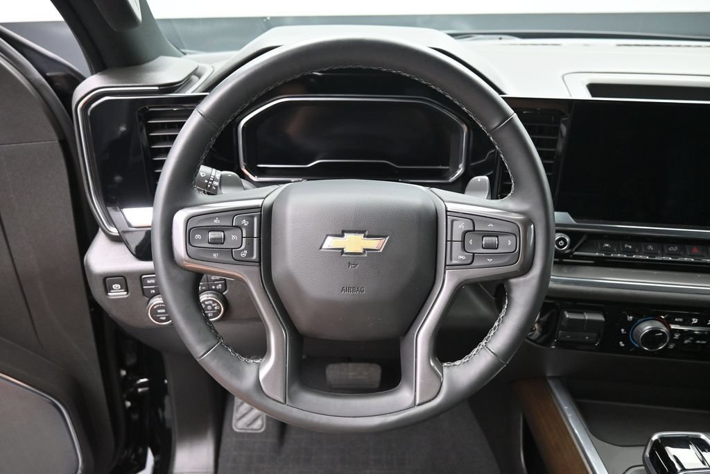 Used 2024 Chevrolet Silverado 1500 High Country w/ High Country Premium Package AWD/4WD image 16