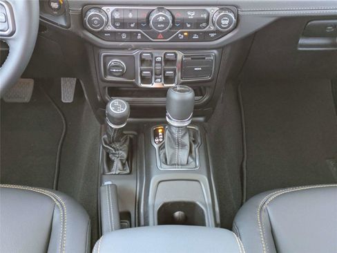 New 2026 Jeep Gladiator Sport image 19