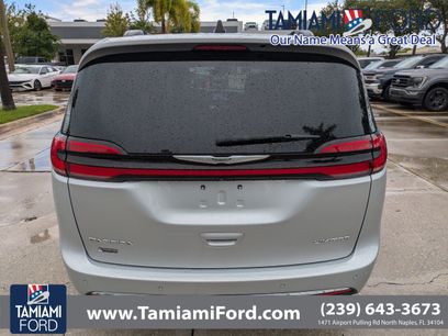 Used 2023 Chrysler Pacifica Touring-L