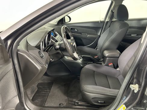 Used 2014 Chevrolet Cruze LT image 9