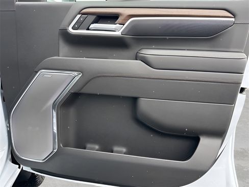 New 2026 Chevrolet Silverado 2500 High Country w/ High Country Premium Package image 9