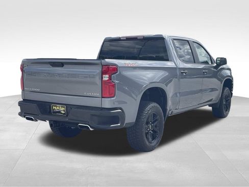 Used 2021 Chevrolet Silverado 1500 Custom Trail Boss AWD/4WD image 3