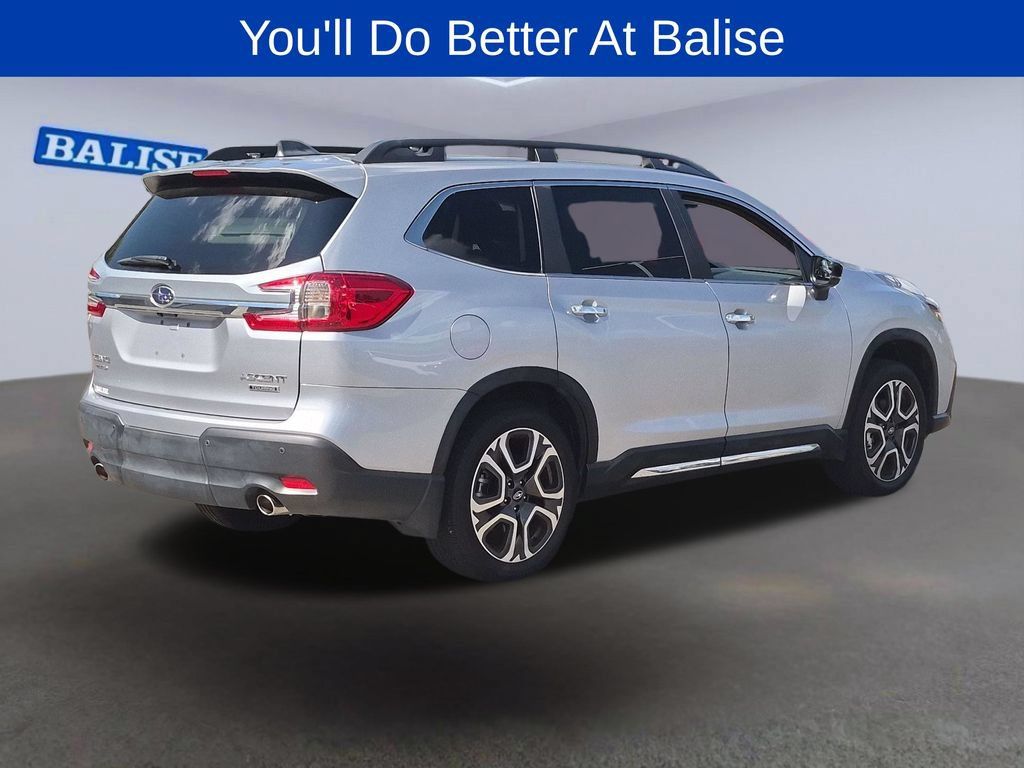 Used 2025 Subaru Ascent Touring AWD/4WD image 3