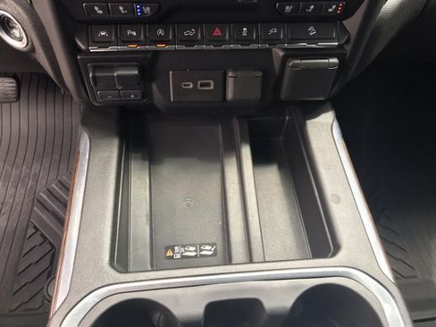 Used 2021 Chevrolet Silverado 1500 High Country w/ Technology Package AWD/4WD image 31