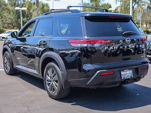 Used 2022 Nissan Pathfinder SV w/ SV Premium Package FWD image 26