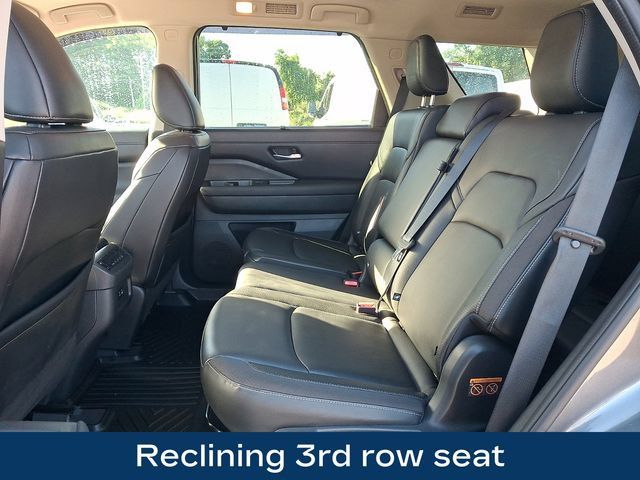 Used 2022 Nissan Pathfinder SL AWD/4WD image 17