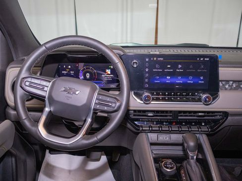 Certified 2025 Chevrolet Colorado ZR2 w/ Technology Package AWD/4WD image 16