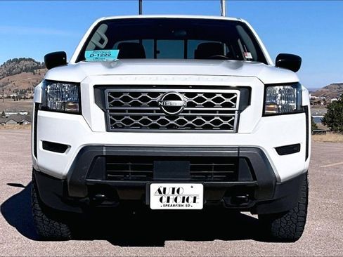 Used 2022 Nissan Frontier SV image 2