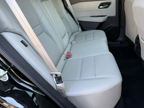 Used 2024 Nissan Rogue SV w/ SV Premium Package AWD/4WD image 7