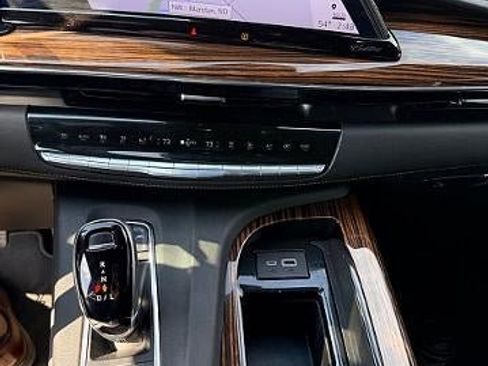 Used 2023 Cadillac Escalade ESV Premium Luxury image 6