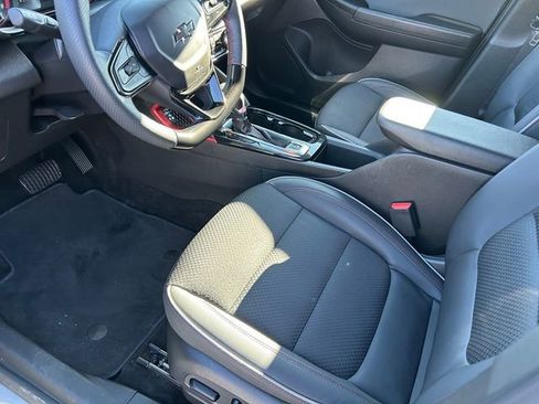 Used 2023 Chevrolet TrailBlazer RS w/ Convenience Package image 11