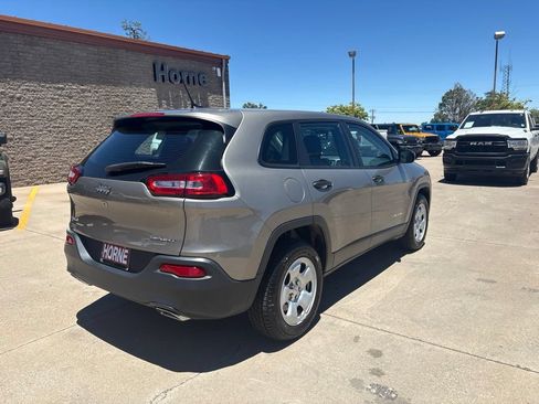 Used 2016 Jeep Cherokee Sport AWD/4WD image 5