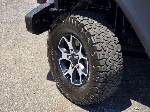 Used 2022 Jeep Wrangler Unlimited Rubicon w/ Steel Bumper Group AWD/4WD image 26