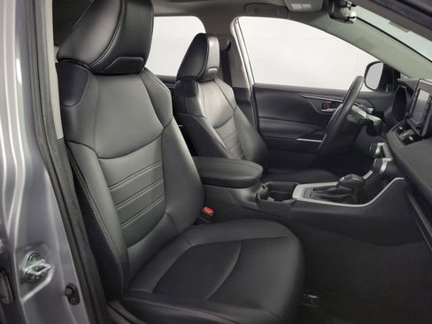 Used 2021 Toyota RAV4 XLE Premium FWD image 15