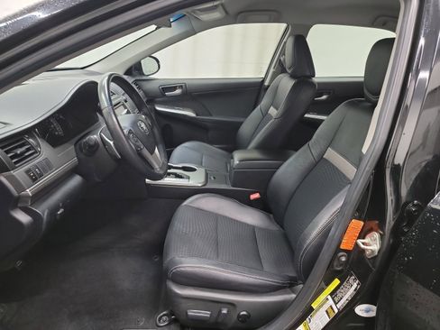 Used 2014 Toyota Camry SE image 12