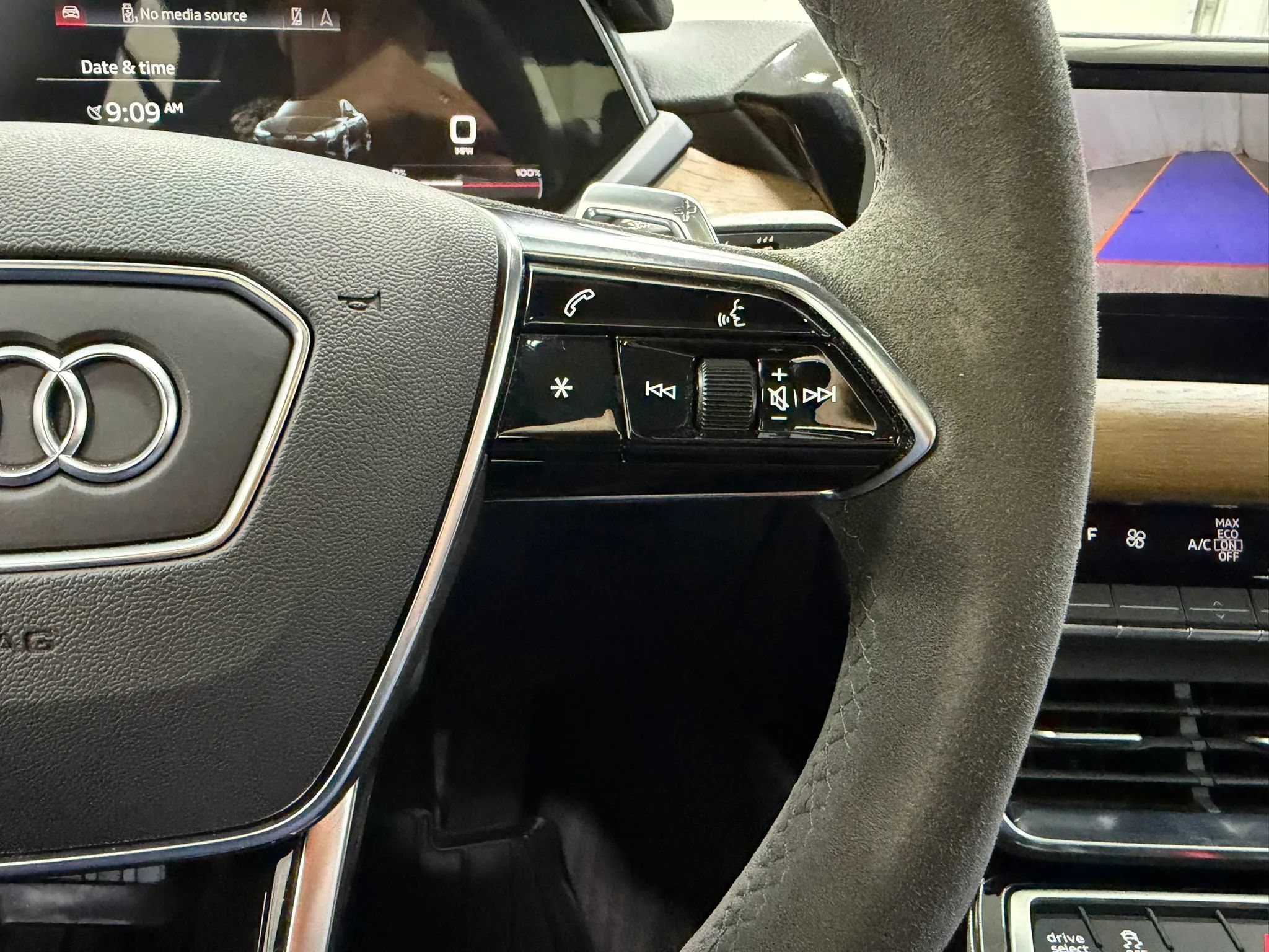 Used 2022 Audi e-tron GT Premium Plus AWD/4WD image 32