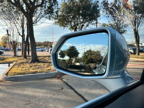 Used 2017 Cadillac XT5 Luxury w/ Driver Awareness Package image 34